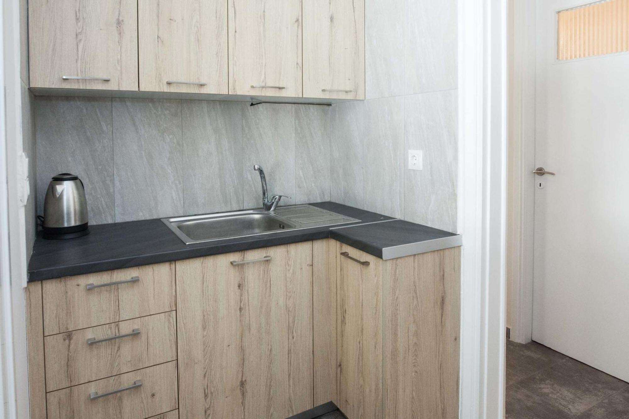 Modern 1 Bd Balcony Apt Near Metro In Kato Patisia Atene Esterno foto