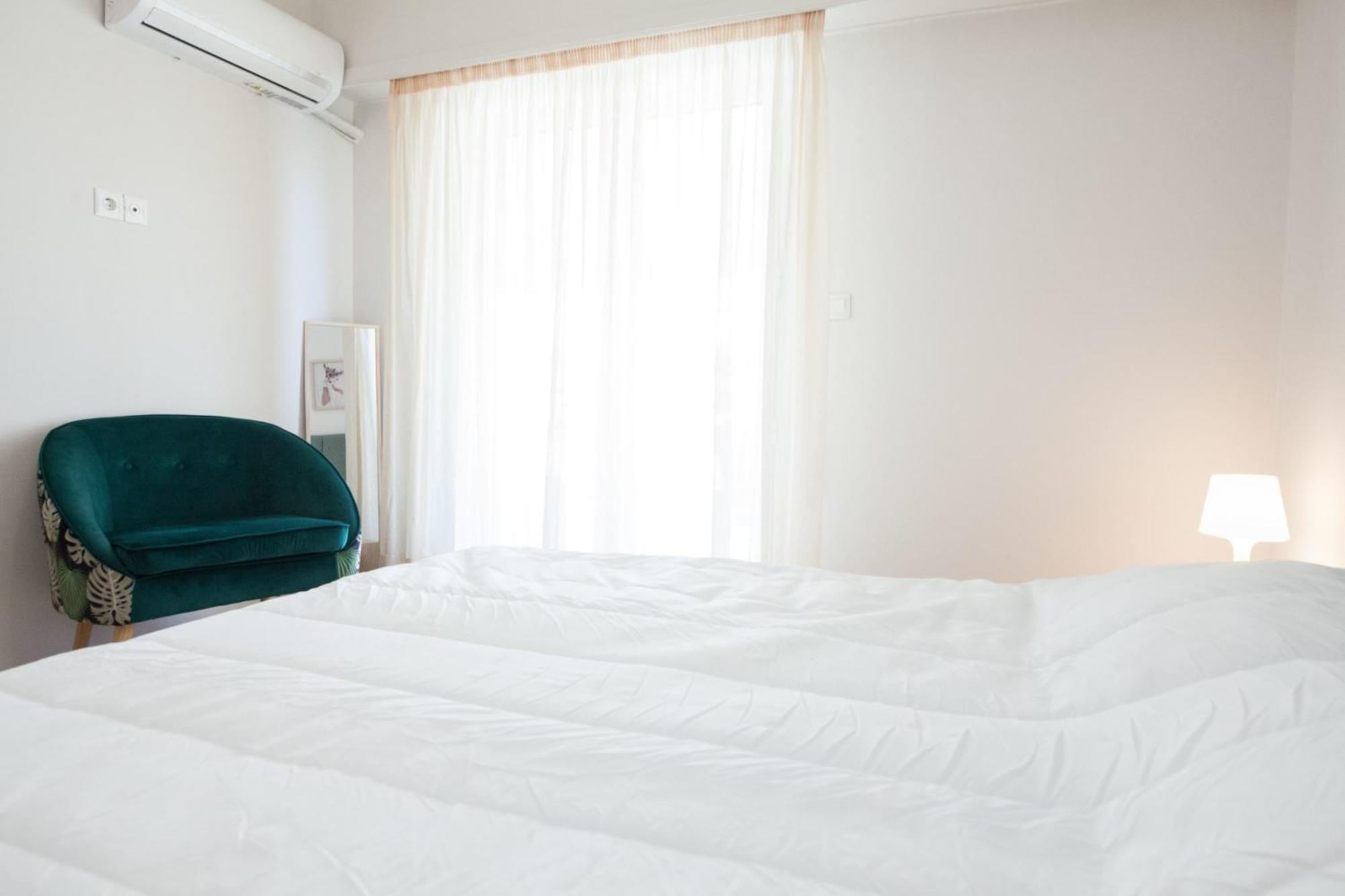 Modern 1 Bd Balcony Apt Near Metro In Kato Patisia Atene Esterno foto